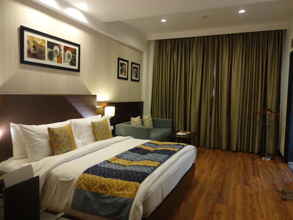 塞德拉瓦里橙园财富酒店 Bhiwadi 外观 照片