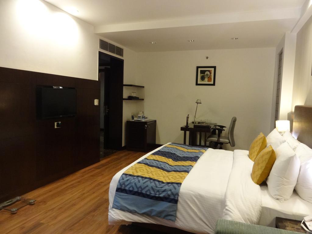 塞德拉瓦里橙园财富酒店 Bhiwadi 客房 照片